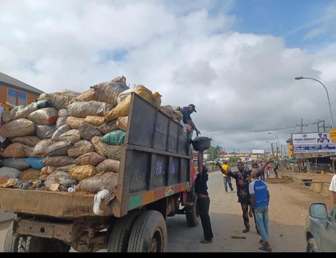 SASA Cracks Down on Sanitation Offenders as Onitsha Residents Observe Monthly Environmental Exercise